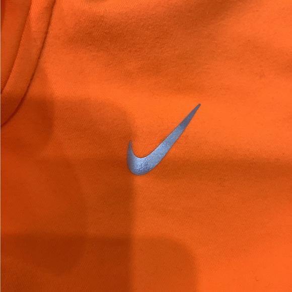 NIKE athletic quick dry top 🔥 - Picture 6 of 7